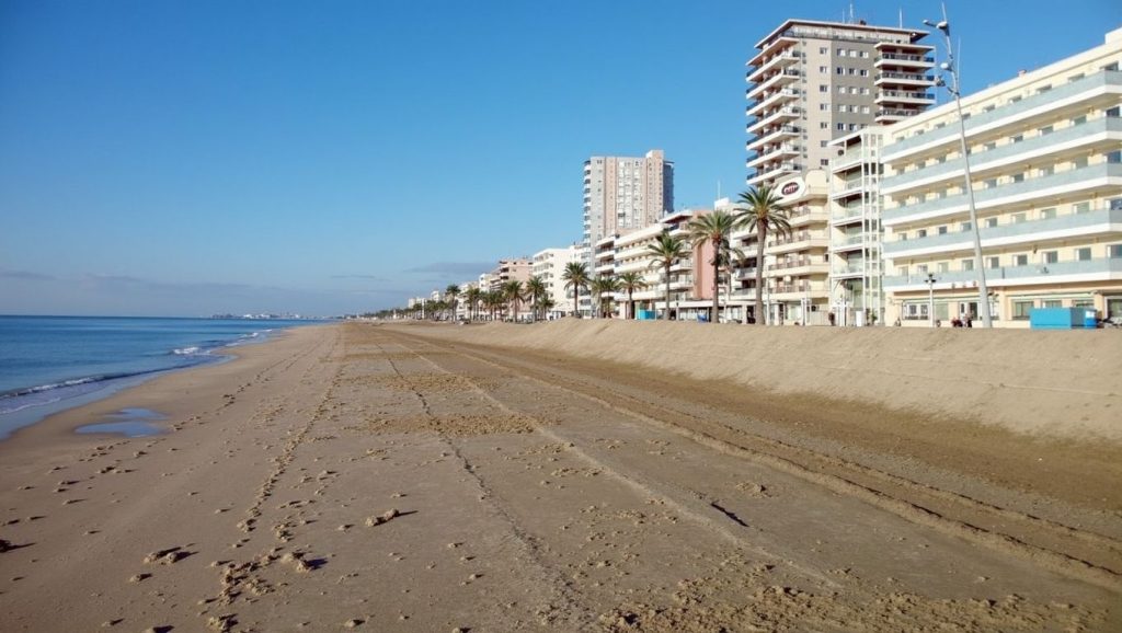 Textura de arena en Platja de Canyelles, Sitges, Barcelona