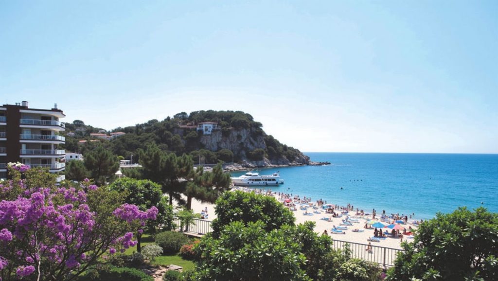 Platja de Fenals — foto 6 de 6