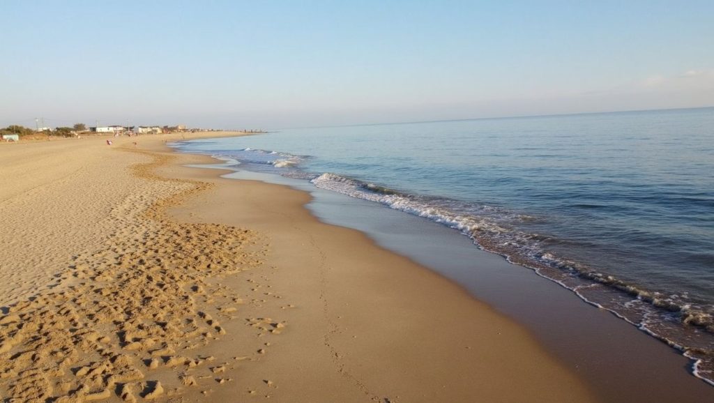 Arena y mar en Platja de Gavà Mar, Gavà, Barcelona