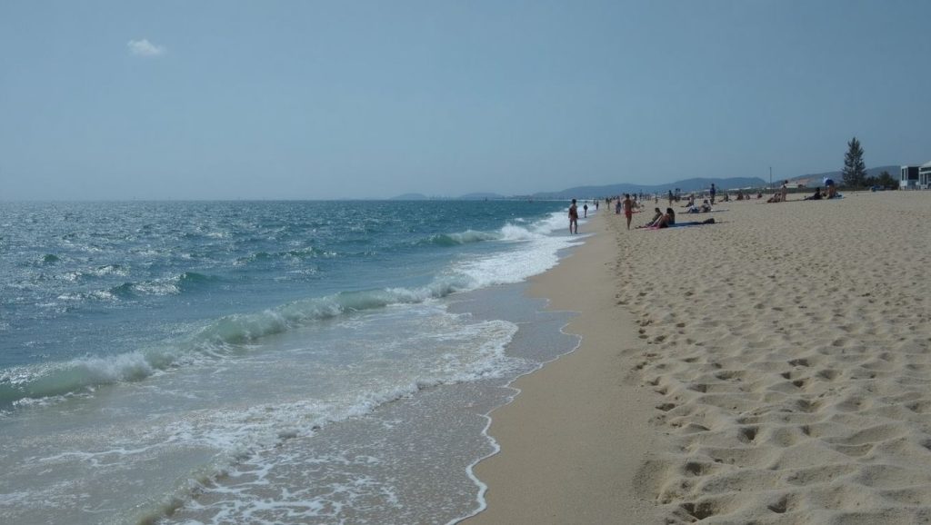 Panorámica completa de Platja de la Fragata, playa de Sitges