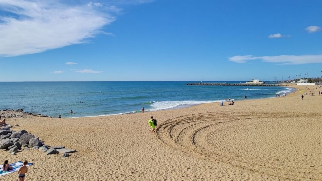 Playa Platja de La Marina en Badalona, Barcelona
