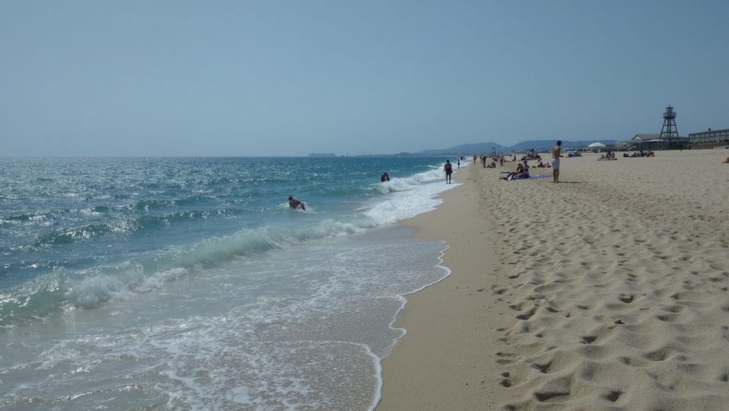 Vista amplia de Platja de la Ribera en Sitges, Barcelona