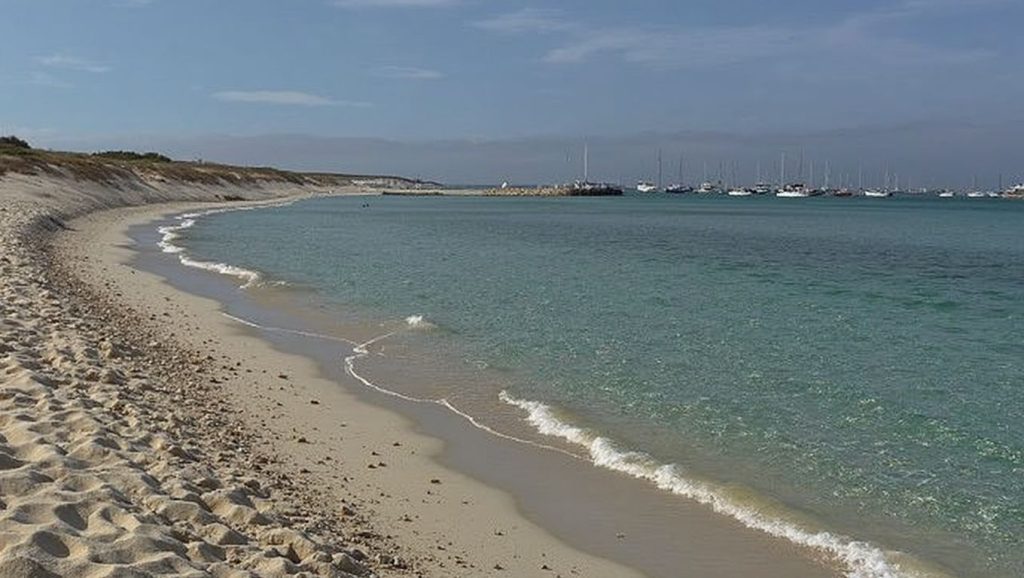 Olas rompiendo en Platja de Llevant, Formentera