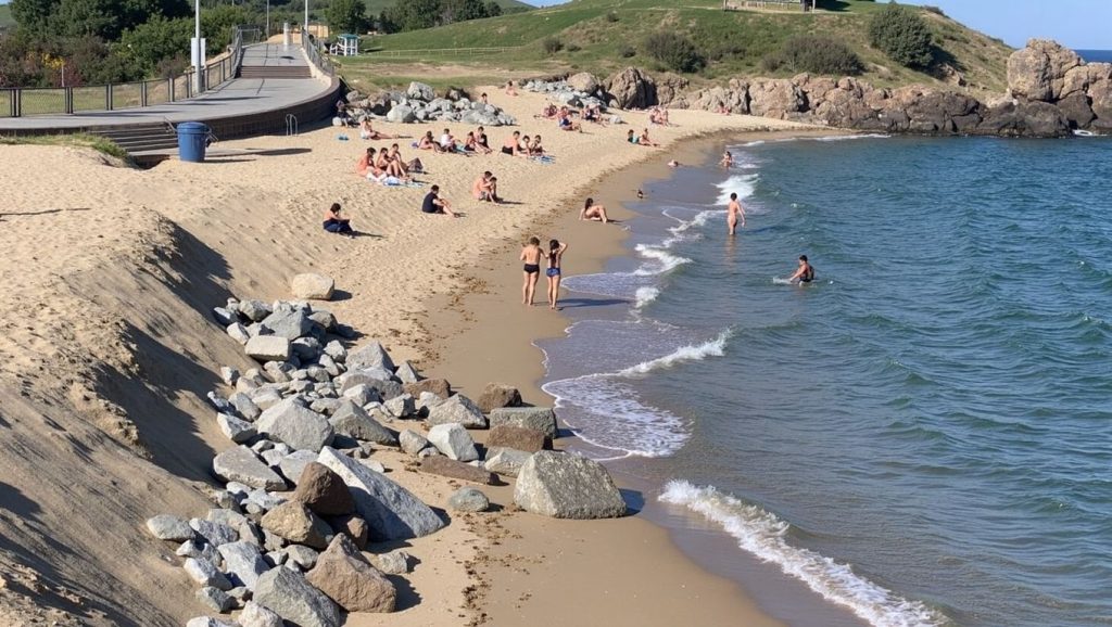 Arena y mar en Platja de Montgat Nord, Montgat, Barcelona
