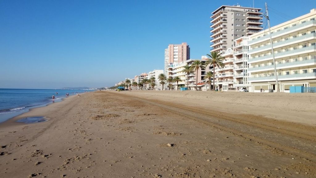 Detalle del agua en Platja de Montgat Nord, Montgat, Barcelona