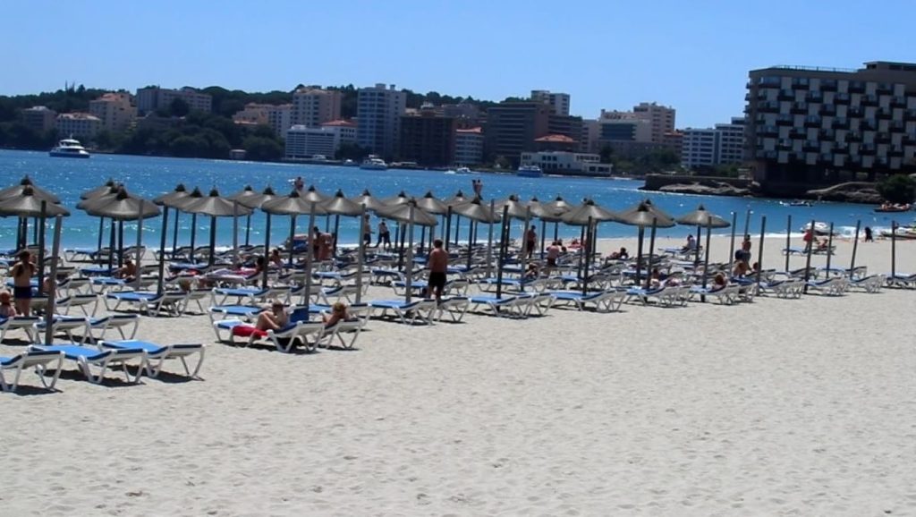Acceso a Platja de na Nadala desde el aparcamiento, Calvià