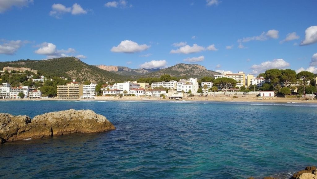 Línea de costa en Platja de Palmira, Calvià