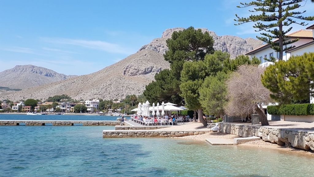 Vista de Platja de sa Font de Sant Pere en Pollença, Mallorca