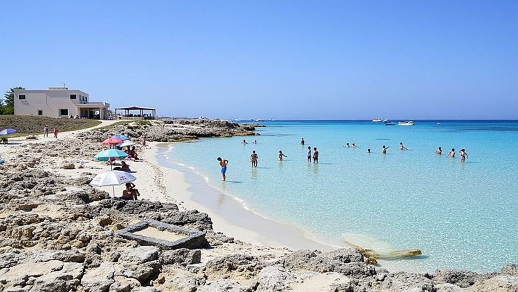 Panorámica de Platja de Sa Roqueta con arena y mar, Formentera