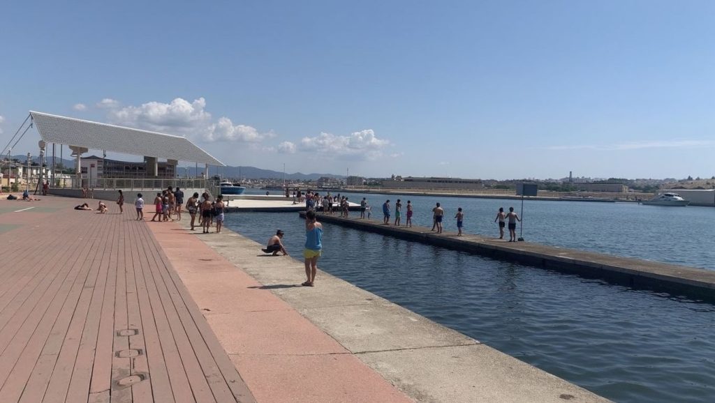 Platja de Sant Adrià (Sant Adrià de Besòs) — playa en la costa de Barcelona