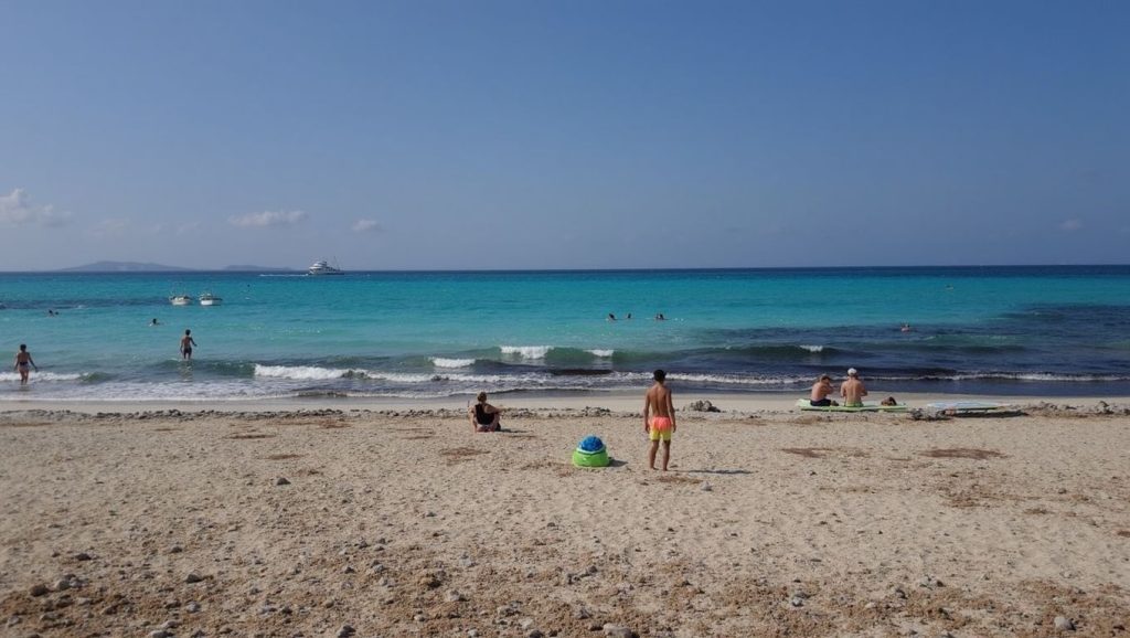 Arena y orilla en Platja de Ses Covetes, Campos, Mallorca