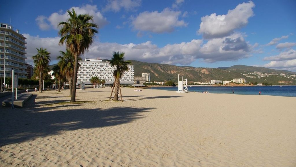 Arena fina en Platja de Son Maties, Calvià, Mallorca