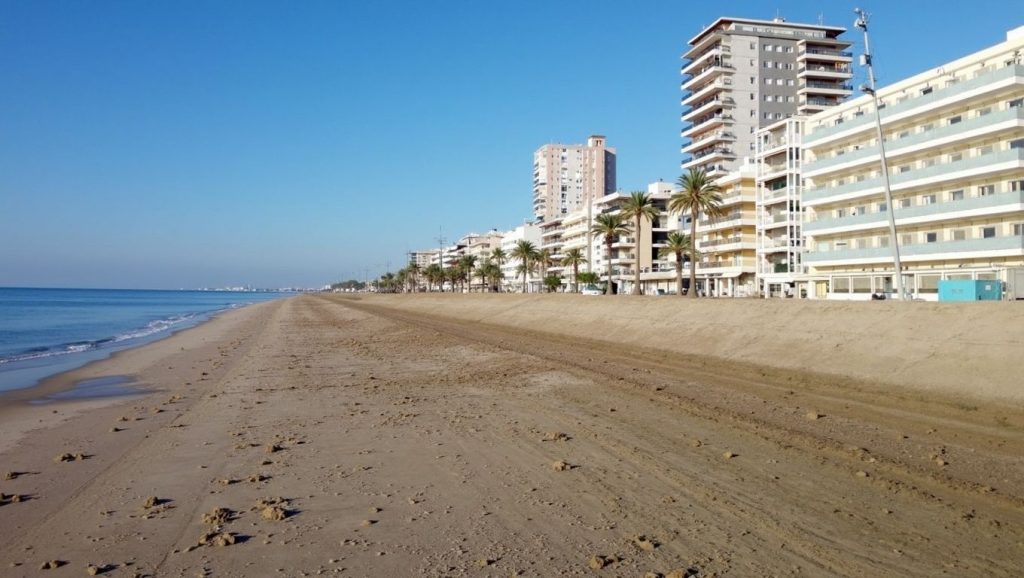Detalle del agua en Platja de Vilassar de Mar, Vilassar de Mar, Barcelona