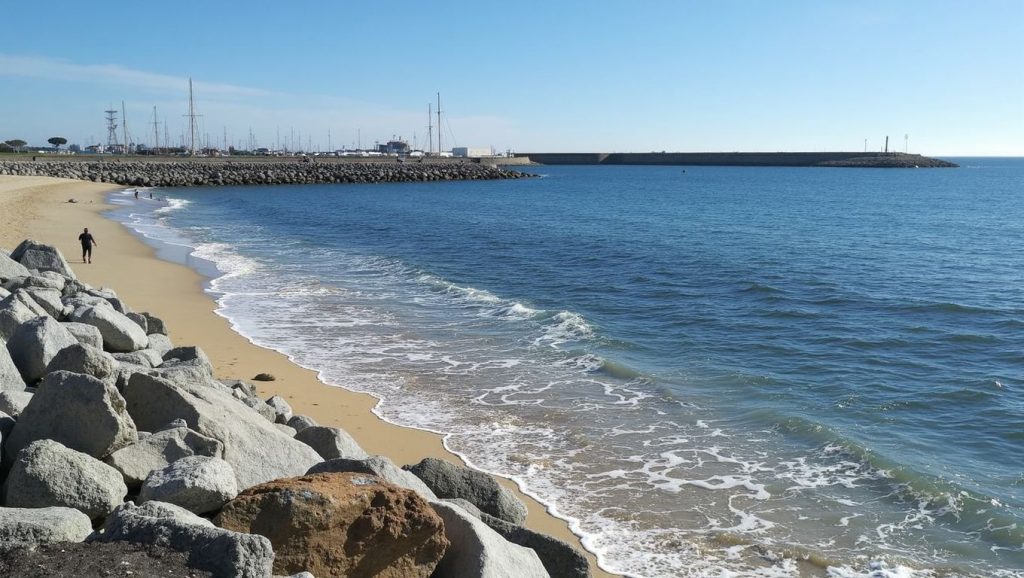 Arena y orilla en Platja del Callao, Mataró, Barcelona