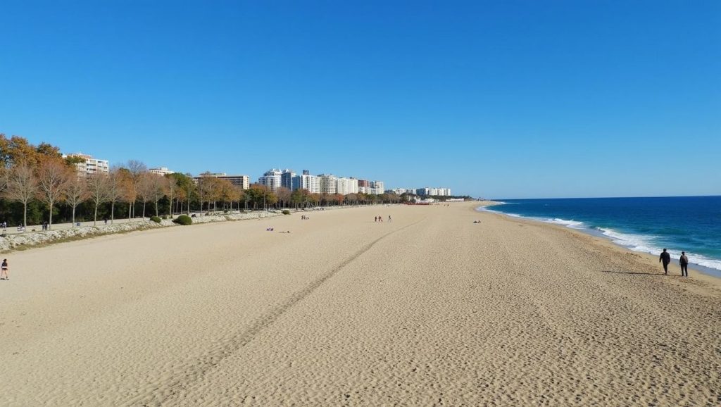 Detalle de arena y agua en Platja del Foix, Cubelles