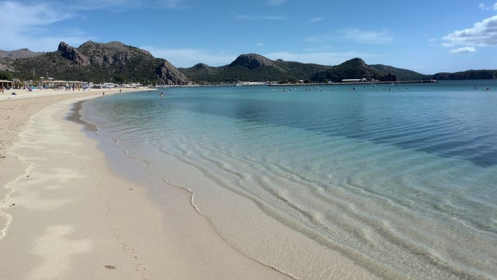 Playa Platja del Port de Pollença desde la arena, Pollença, Mallorca
