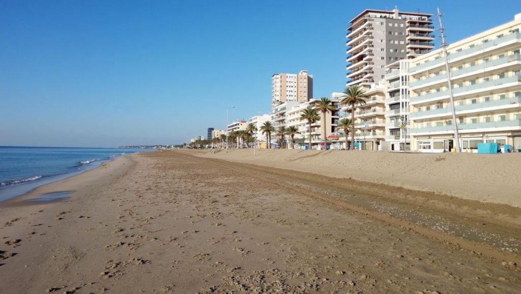 Detalle del agua en Platja del Progrés, Badalona, Barcelona
