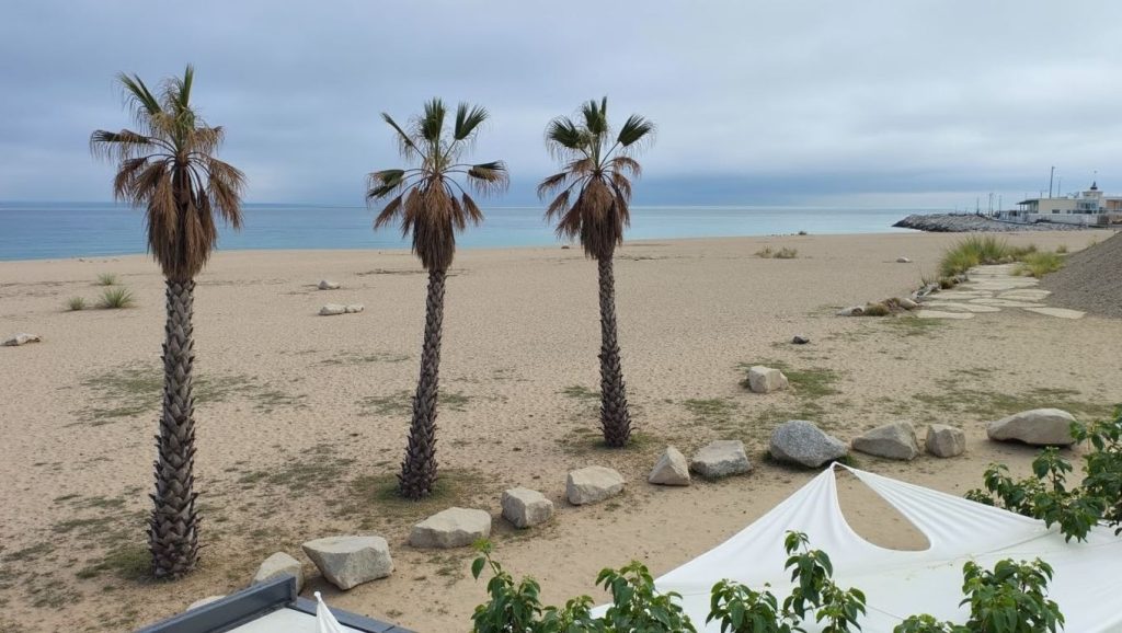 Amplia vista de Platja del Rec del Molí, Arenys de Mar, Barcelona