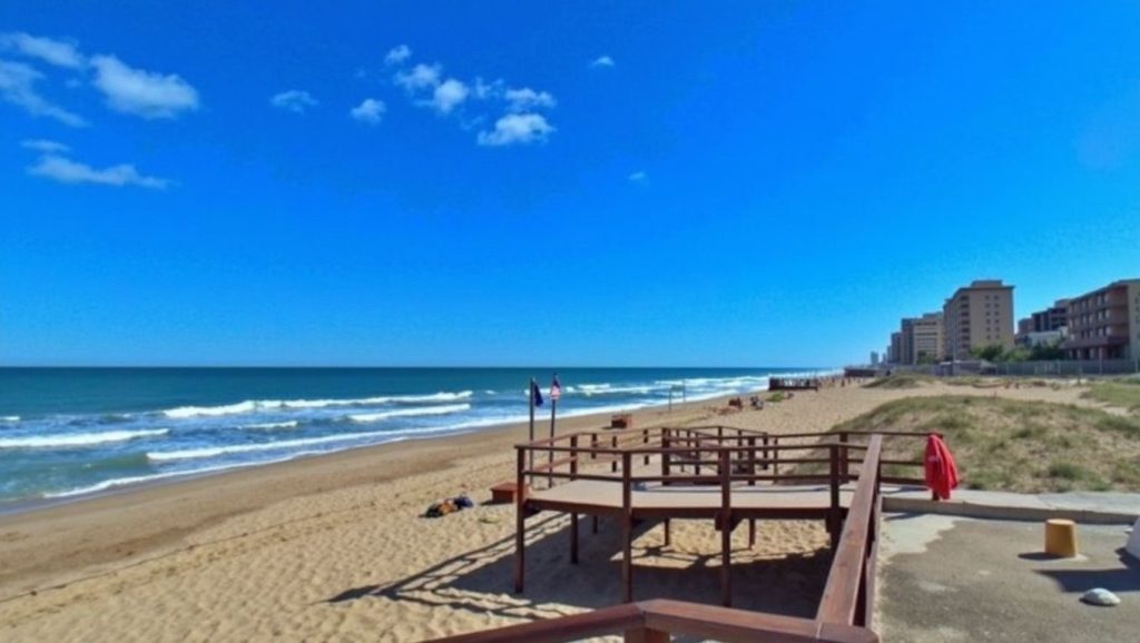 Platja dels Arenals del Sol — foto 4 de 6