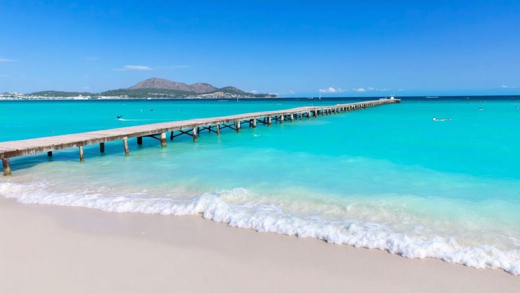 Vista de Platja dels Francesos en Muro, Mallorca