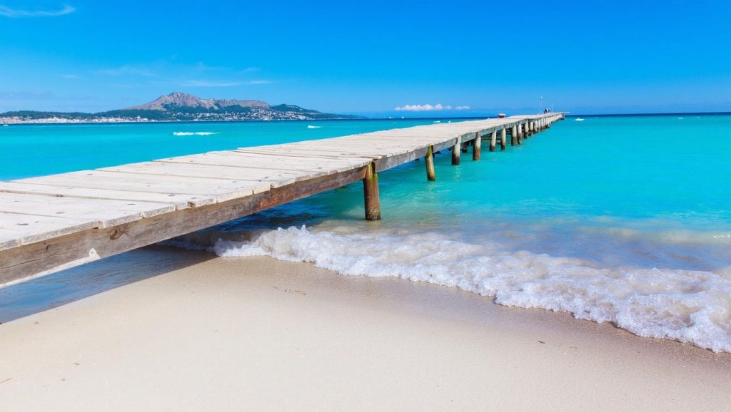 Playa Platja dels Francesos en Muro, Mallorca