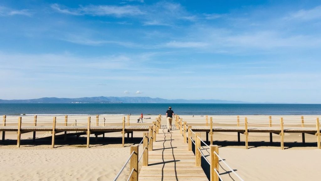 Costa de Badalona desde Platja dels Pescadors, Barcelona