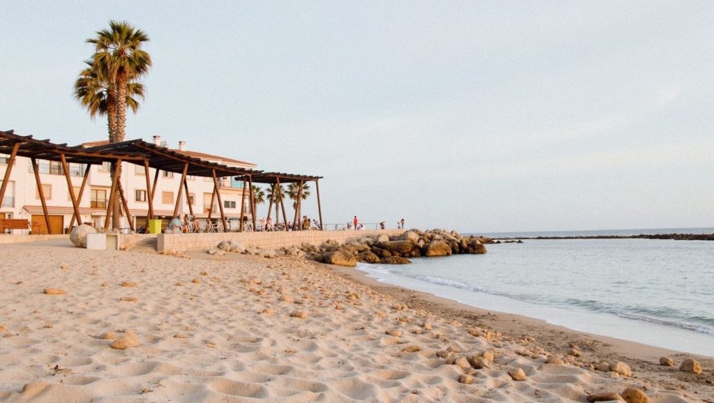 Arena y mar en Platja des molinar, Palma, Mallorca