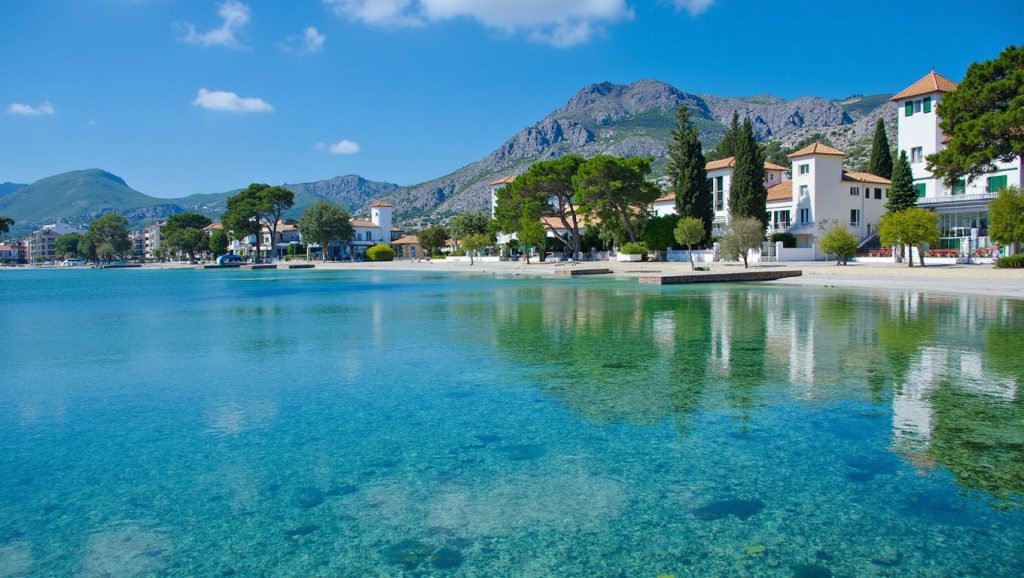 Línea de costa en Platja des Través, Pollença