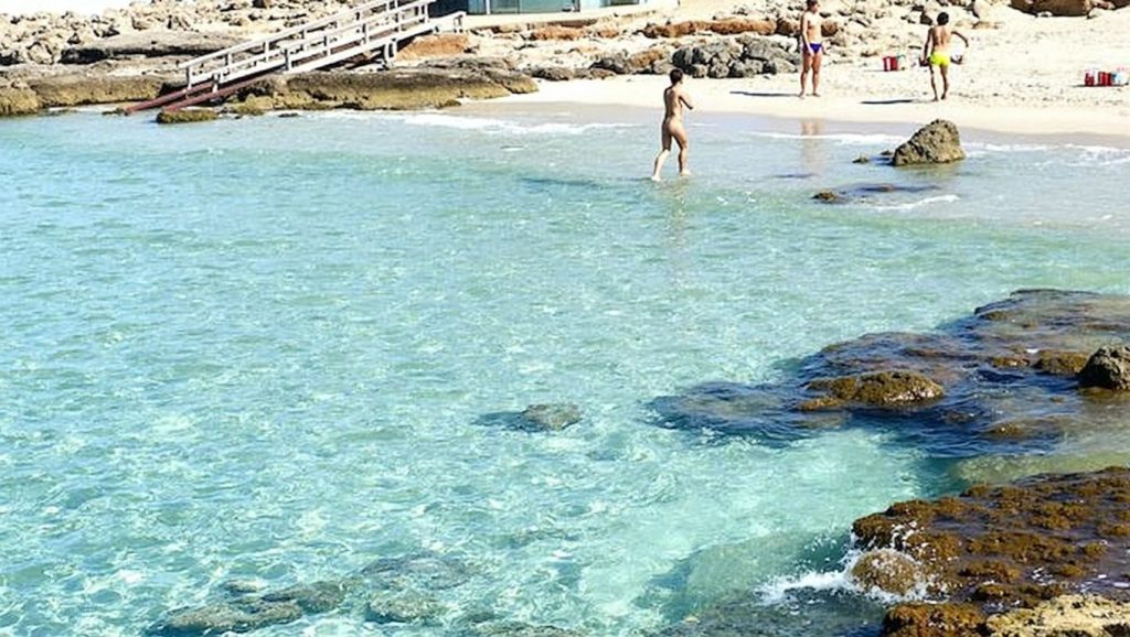 Línea de costa en Platja Es Valencians, Formentera