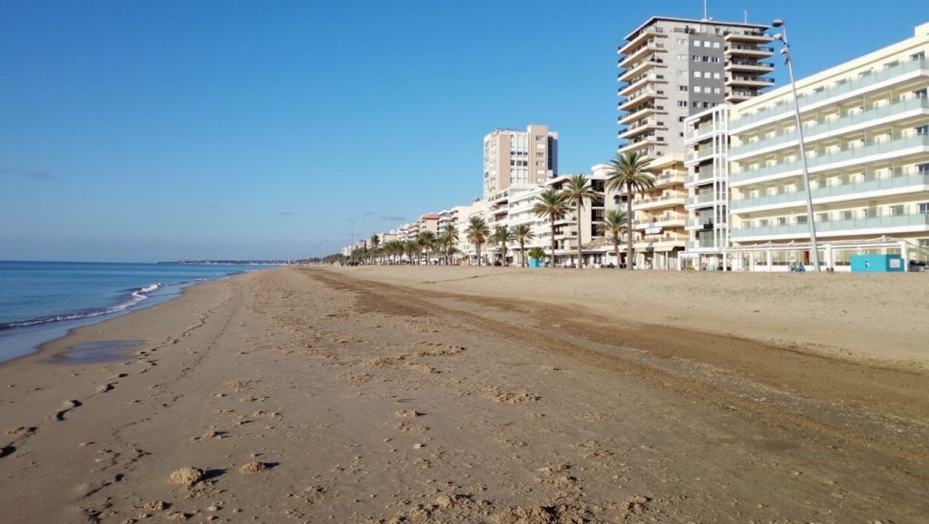 Arena fina en Platja Gran d'Arenys de Mar, Arenys de Mar, Barcelona