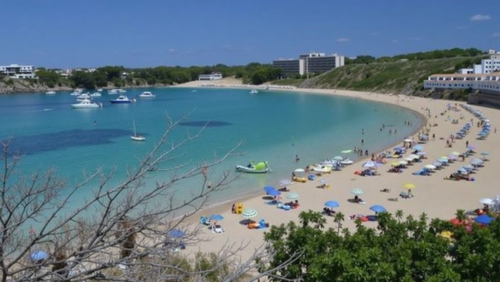 Playa Arenal d'en Castell — foto 4 de 6