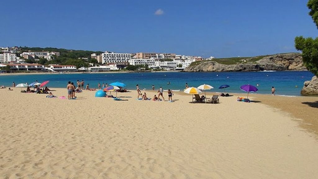 Playa Arenal d'en Castell — foto 5 de 6