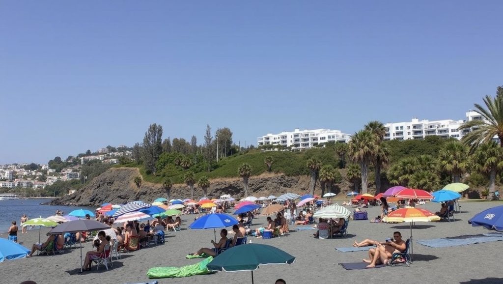 Panorámica de Playa Calabajío con cielo despejado, Almuñécar