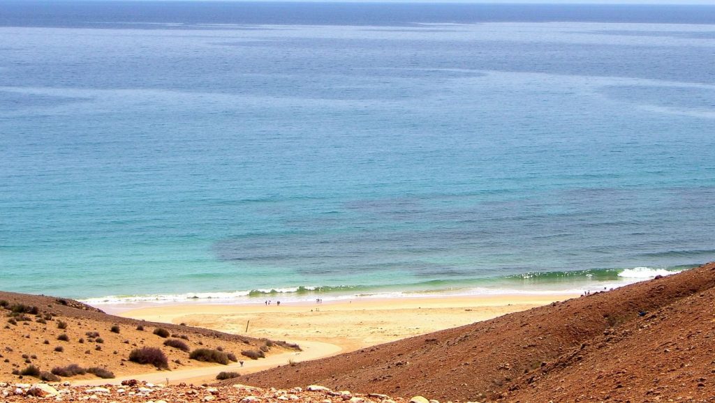 Entorno natural de Playa Caleta del Congrio en Lanzarote
