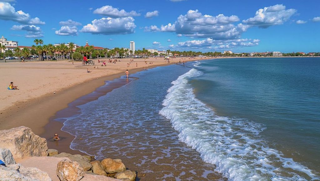 Detalle del agua en Playa Cambriles, Lújar, Granada