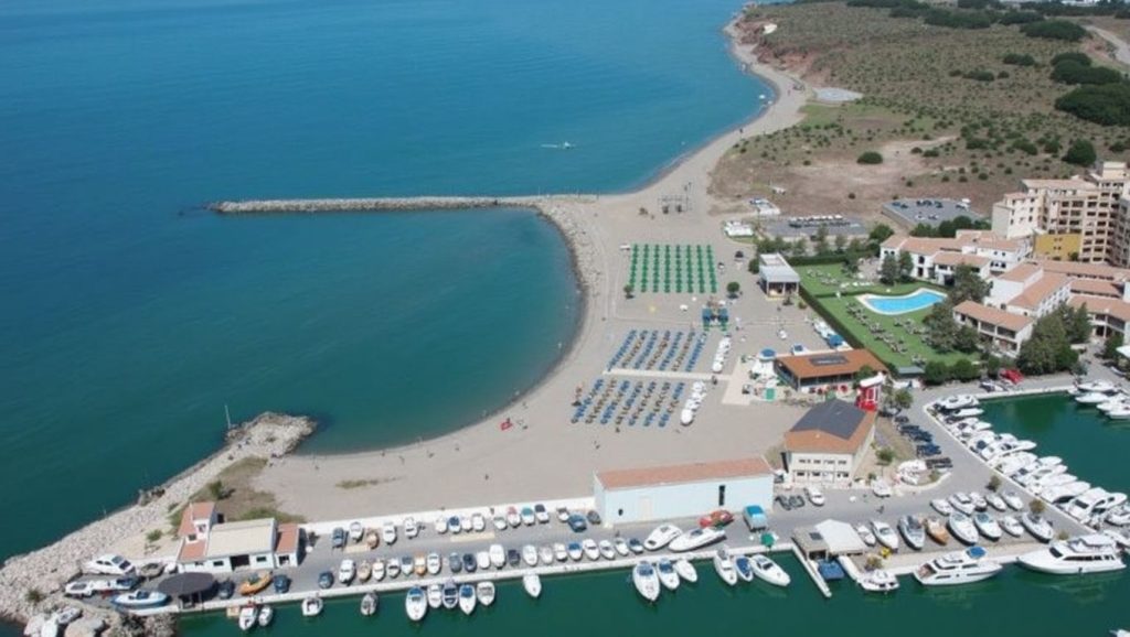 Vista de Playa Camper de Cabopino en Marbella, Málaga