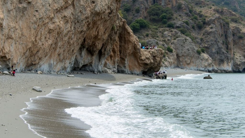 Horizonte desde Playa Cantarriján, Almuñécar, Granada