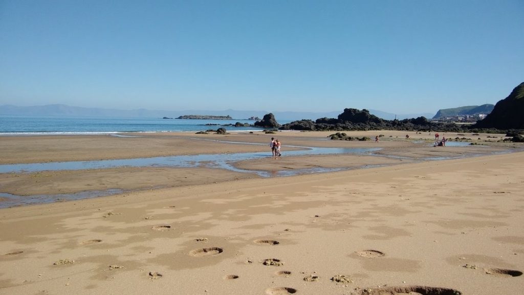Entorno natural de Playa Carniciega en Asturias