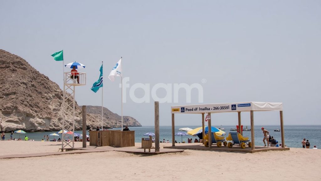 Detalle del agua en Playa de Agua Amarga, Níjar, Almería