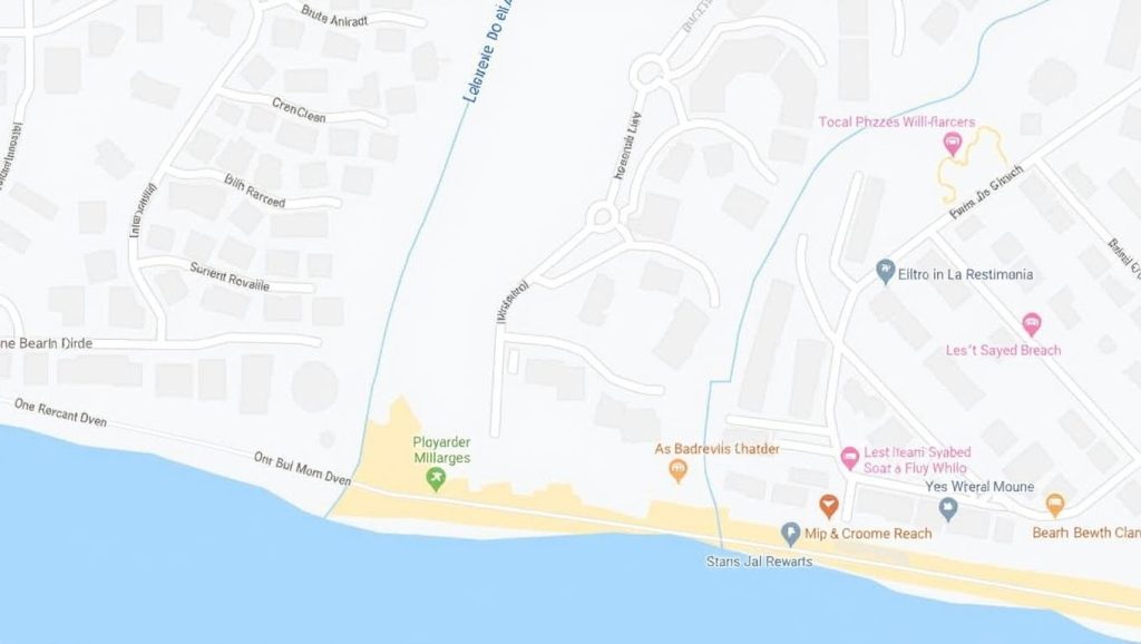 Agua y arena en Playa de Alicate, Marbella