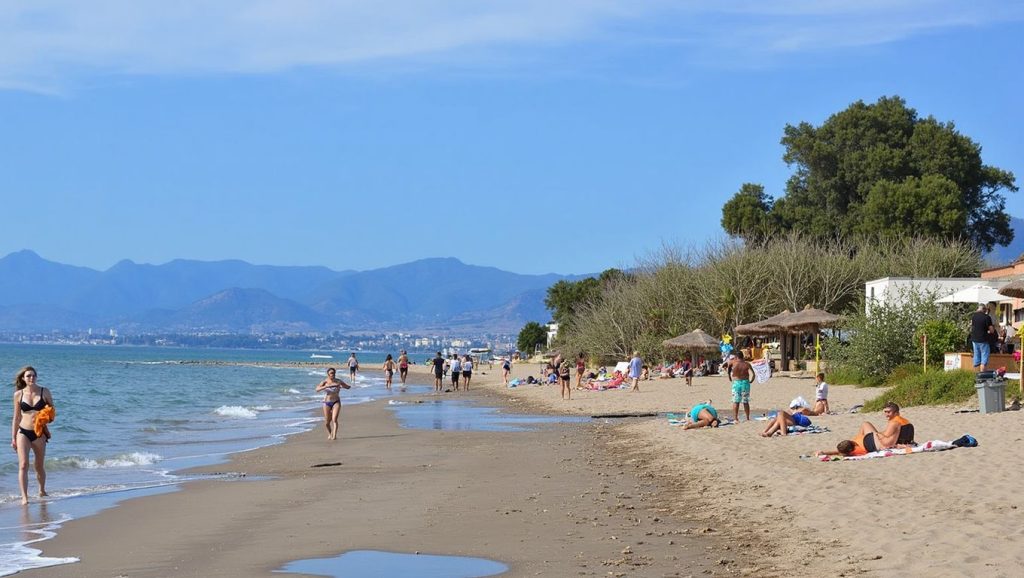 Amplio horizonte marino en Playa de Alicate, Marbella