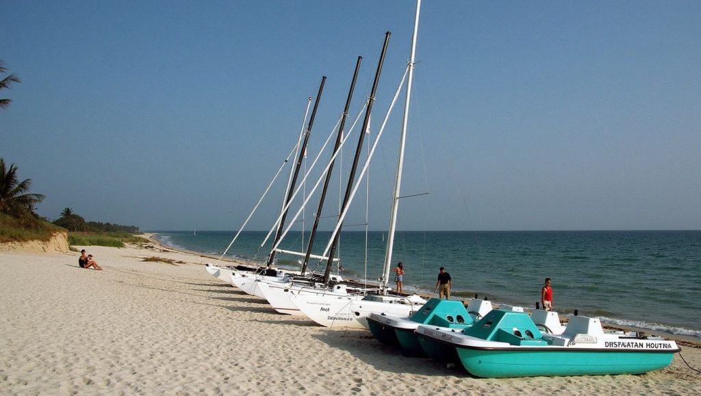 Panorámica completa de Playa de Ancon Sierra, playa de Marbella