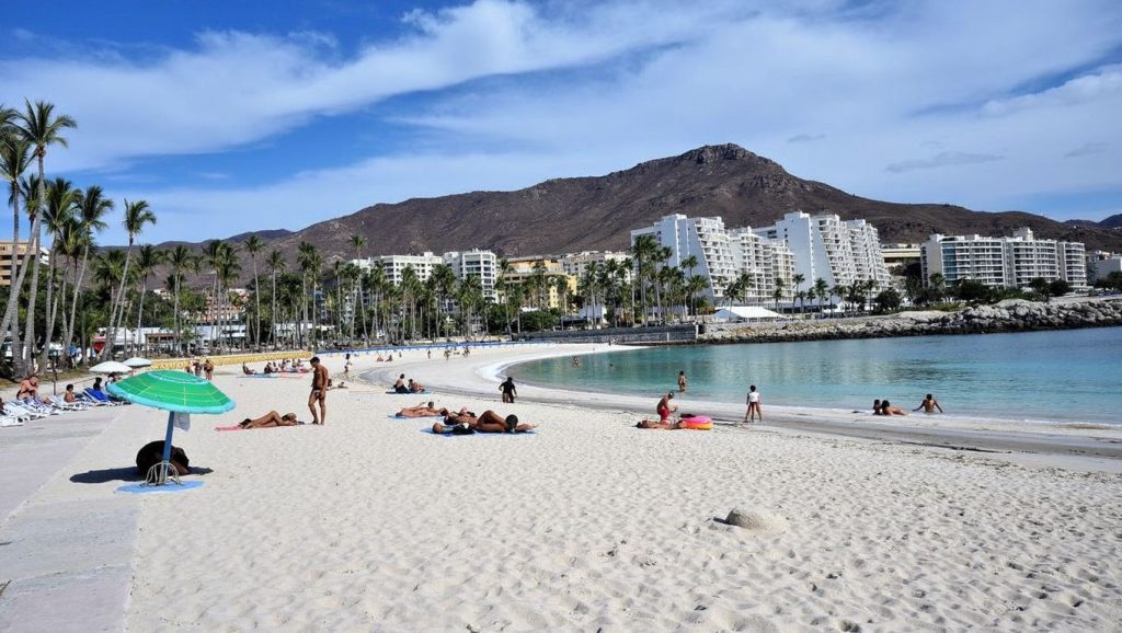 Aguas de Playa de Anfi del Mar en San Bartolomé de Tirajana (Maspalomas) (Gran Canaria)