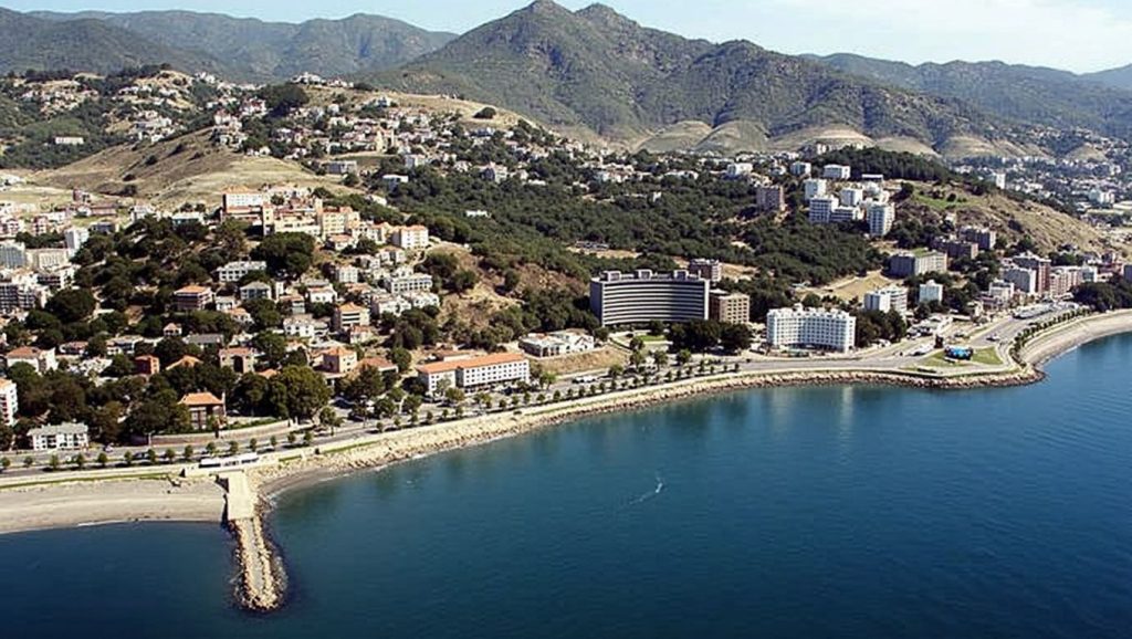 Agua y arena en Playa de Baños del Carmen, Málaga