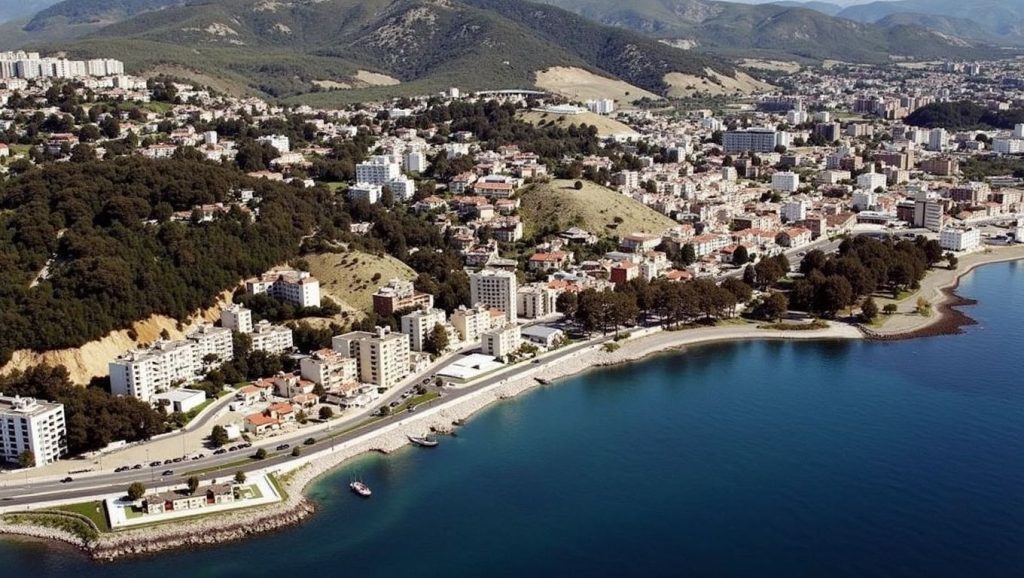Detalle del agua en Playa de Baños del Carmen, Málaga, Málaga