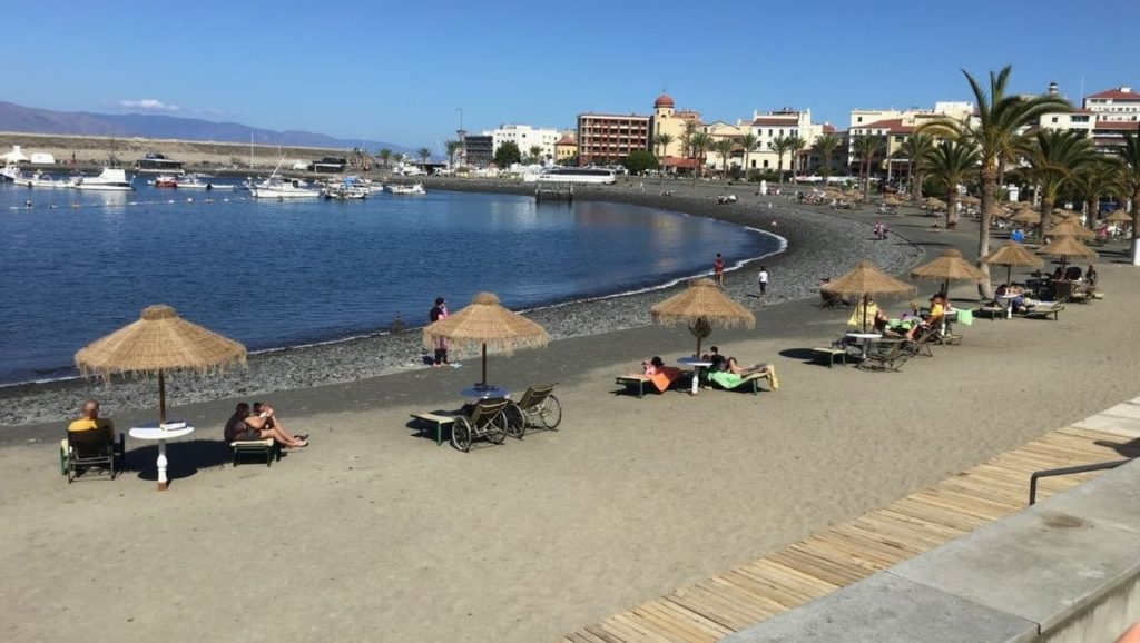 Playa de Baja Larga en Guía de Isora (Tenerife)