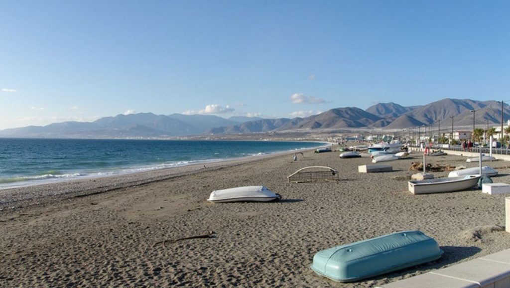 Línea de costa en Playa de Balerma, El Ejido