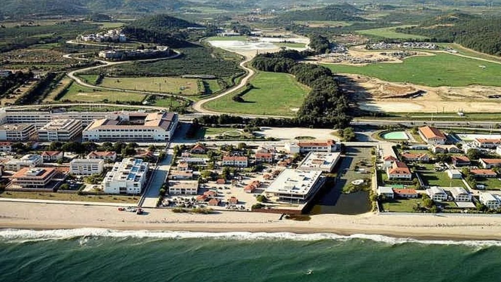 Detalle del agua en Playa de Butibamba, Mijas, Málaga