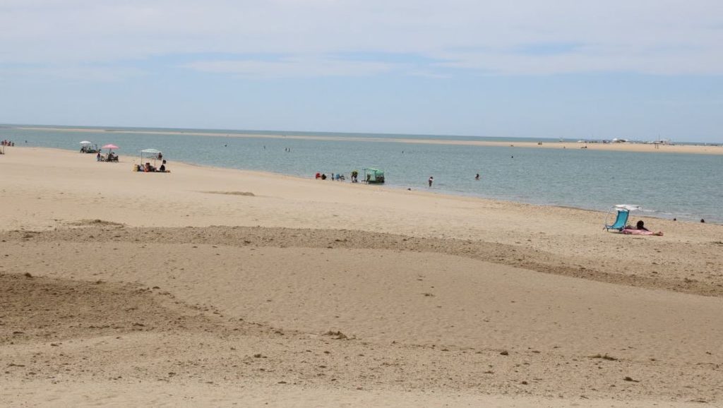 Agua y arena en Playa de Caño de la Culata, Cartaya