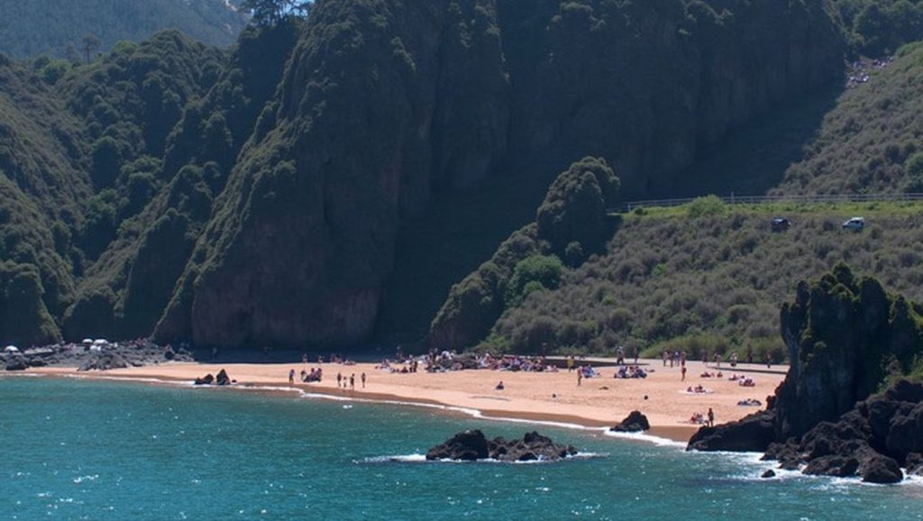 Entorno natural de Playa de Carranques en Asturias